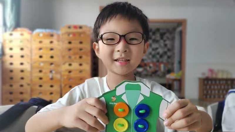 ICE Separates Chinese Asylum-Seeking Father and Son in NYC Arrest