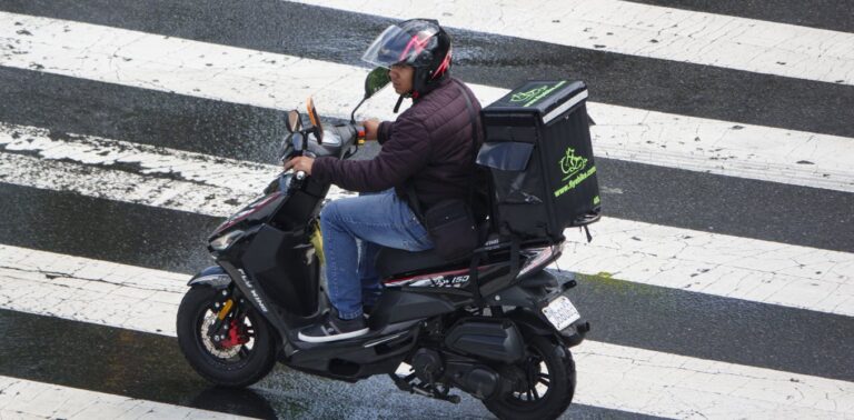 Seattle tried to guarantee higher pay for delivery drivers – here’s why it didn’t work as intended