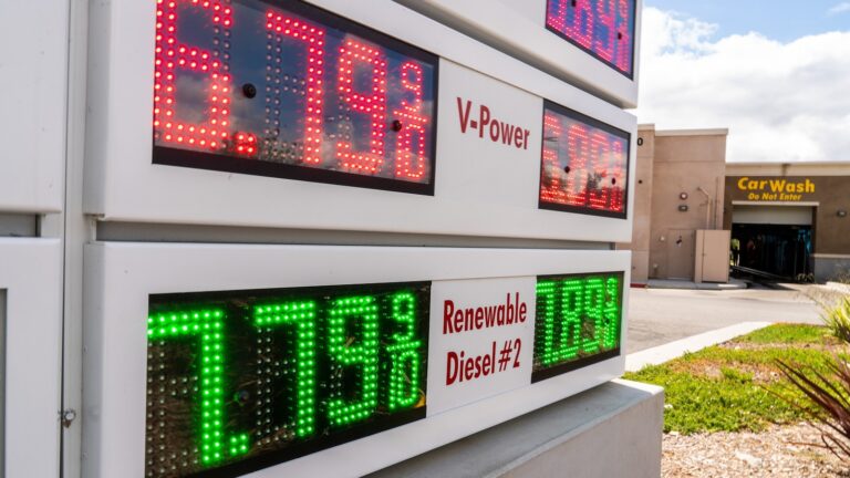 War With Iran Drives Gas Prices, Strains Americans' Finances