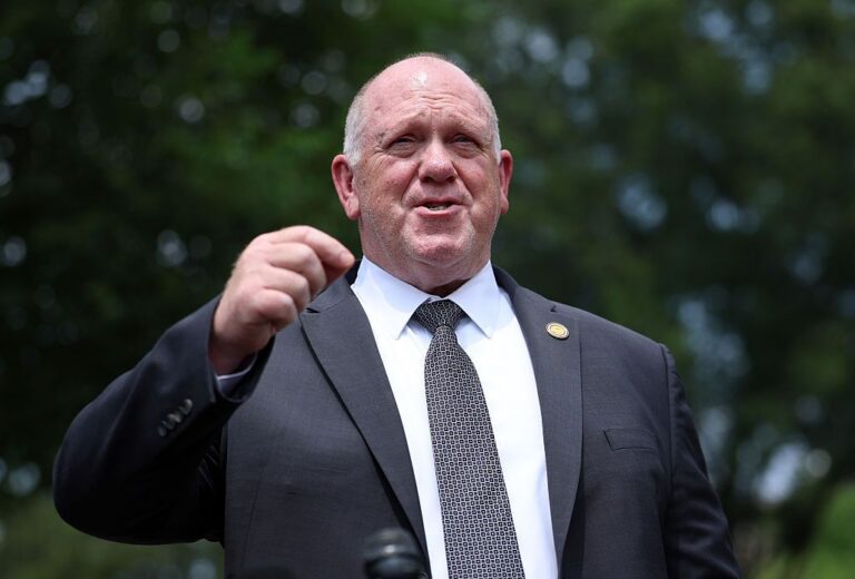 'There's An Issue' If Agents Didn't ID Themselves
