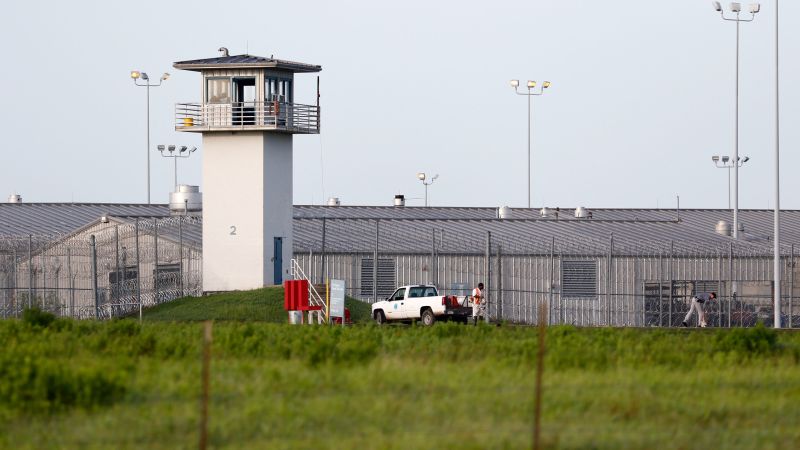 Judge orders Texas to install air conditioning at all prisons by end of 2029 | CNN